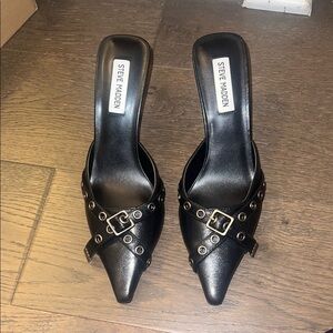 Steve Madden Black Buckle Short Herls